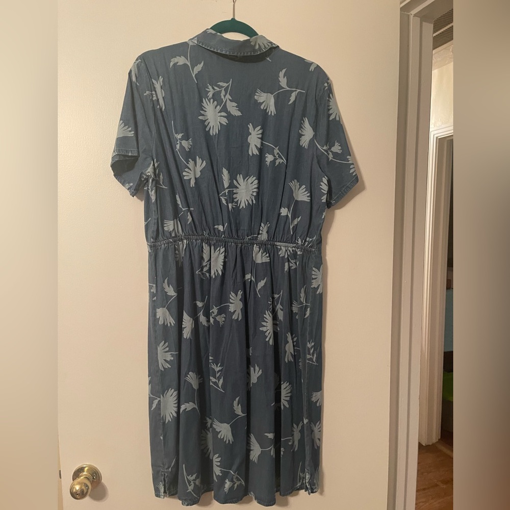 Denim Dress, Med. Never worn. - Picture 6 of 6